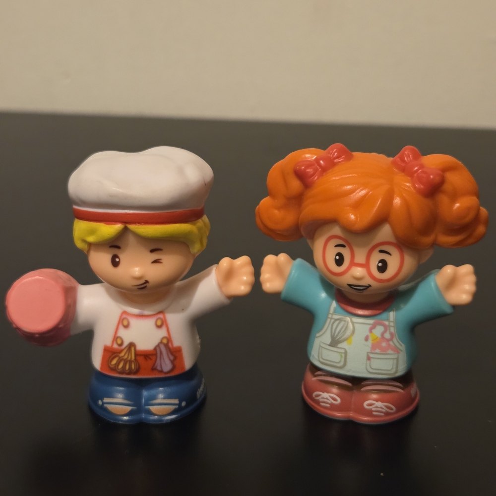 Little People Baking Pasty Chef Tia And Mia Figures